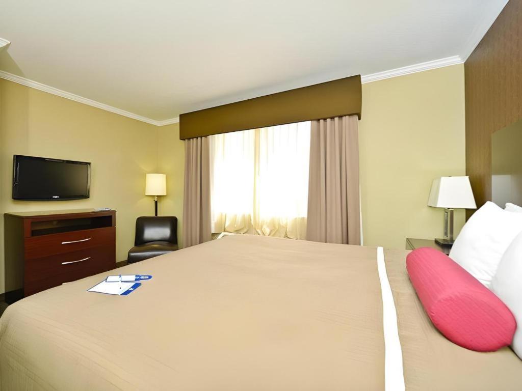 Best Western Plus Olathe Hotel Dış mekan fotoğraf