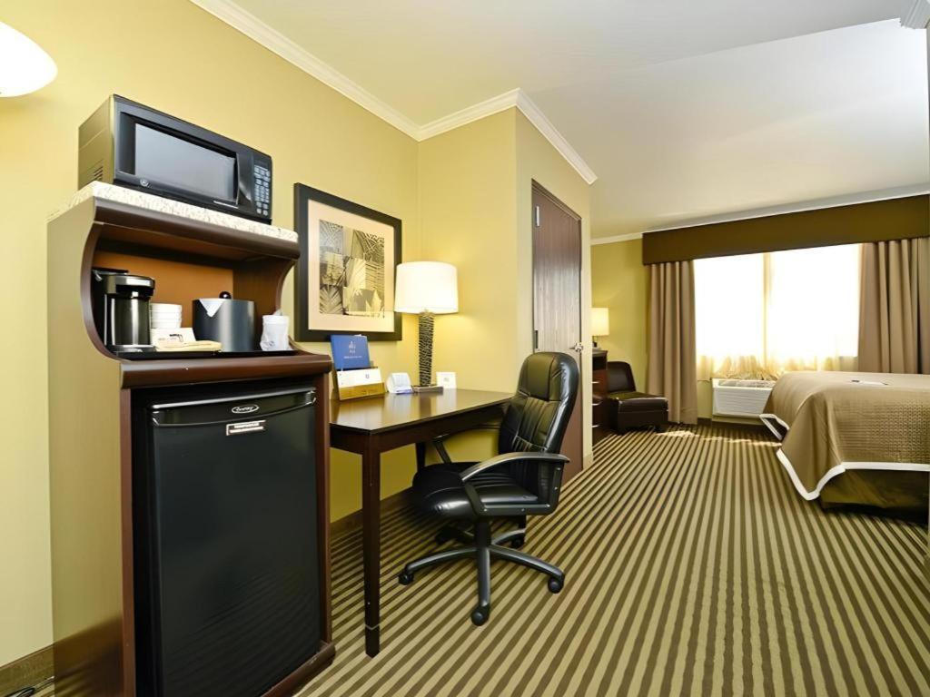 Best Western Plus Olathe Hotel Dış mekan fotoğraf